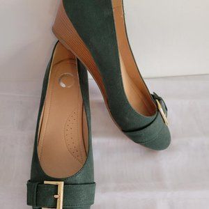 Brand New Forest Green Color Women's Buckle Wedge Heels in size 9.5 M